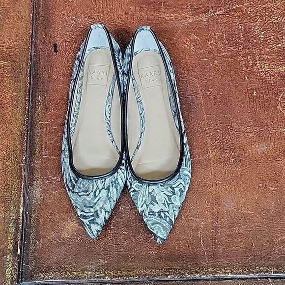 KAARI BLUE WOMEN'S HILLARY FABRIC POINTED TOE BALLET FLATS - Picture 2 of 16